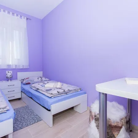 Apartman Api * Τρογκίρ
