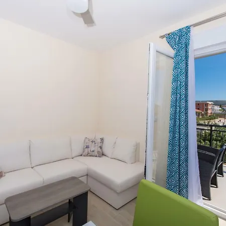 Διαμέρισμα Apartman Api *
