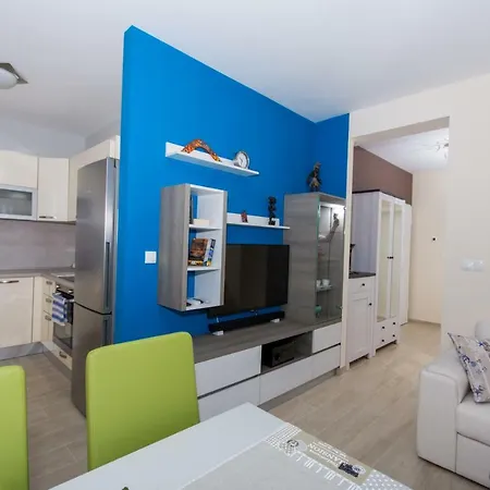 Apartment Apartman Api *